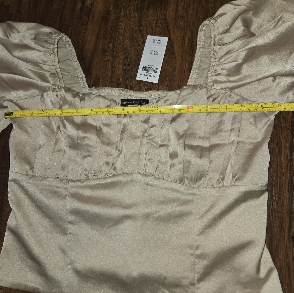 Abercrombie & Fitch NWT Cream Satin Balloon Sleeve Large Crop Top - Picture 8 of 9